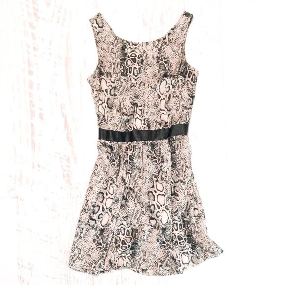 Mossimo Supply Co. Dresses & Skirts - NWOT Mossimo Silky Snakeskin Flapper Dress